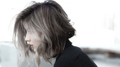 Suka Mewarnai Rambut? Begini Tips Agar Tidak Cepat Pudar
